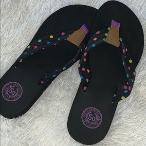 SO Flip Flops/Sandles